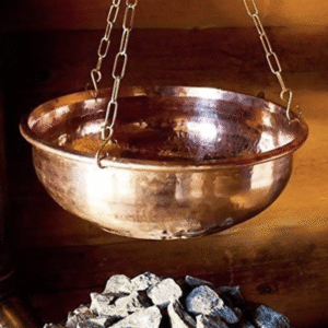 Koperen schaal met ketting